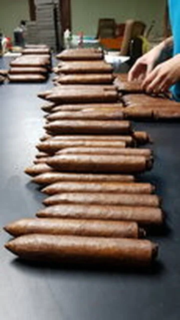 Zigarrenprüfung vor dem Einpacken